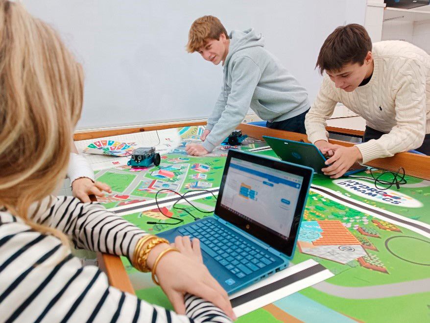 RoboCor: tecnologia amb propòsit educatiu